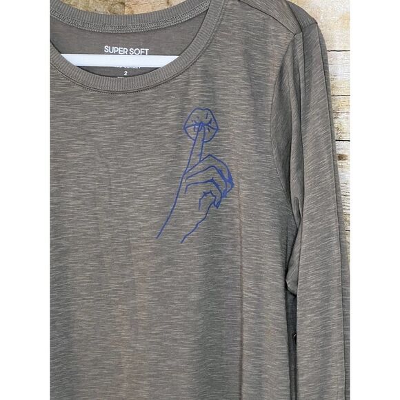 TORRID SZ.2 (2X) DUSTY OLIVE CLASSIC FIT SUPER SOFT SLUB CREWNECK PUFF ART SHIRT - Picture 3 of 7